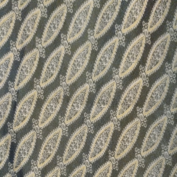 Elegant Black and Gold Patterned Skirt - Picture 10 of 10